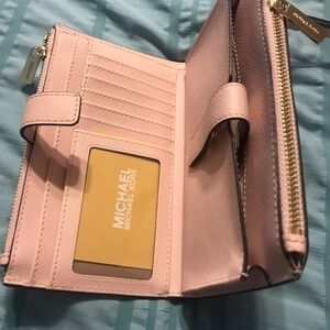 Michael Kors jet set travel Double Zip wristlet wallet NWOT